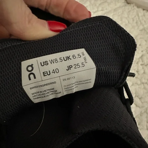 On Running Women's Cloudnova (Style 26.99113) Black/White - Picture 9 of 10